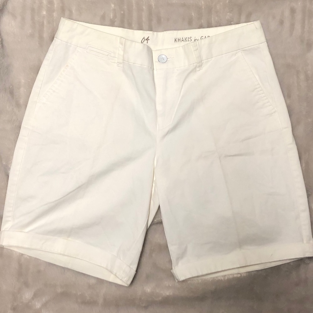 NWOT Gap Bermuda Shorts